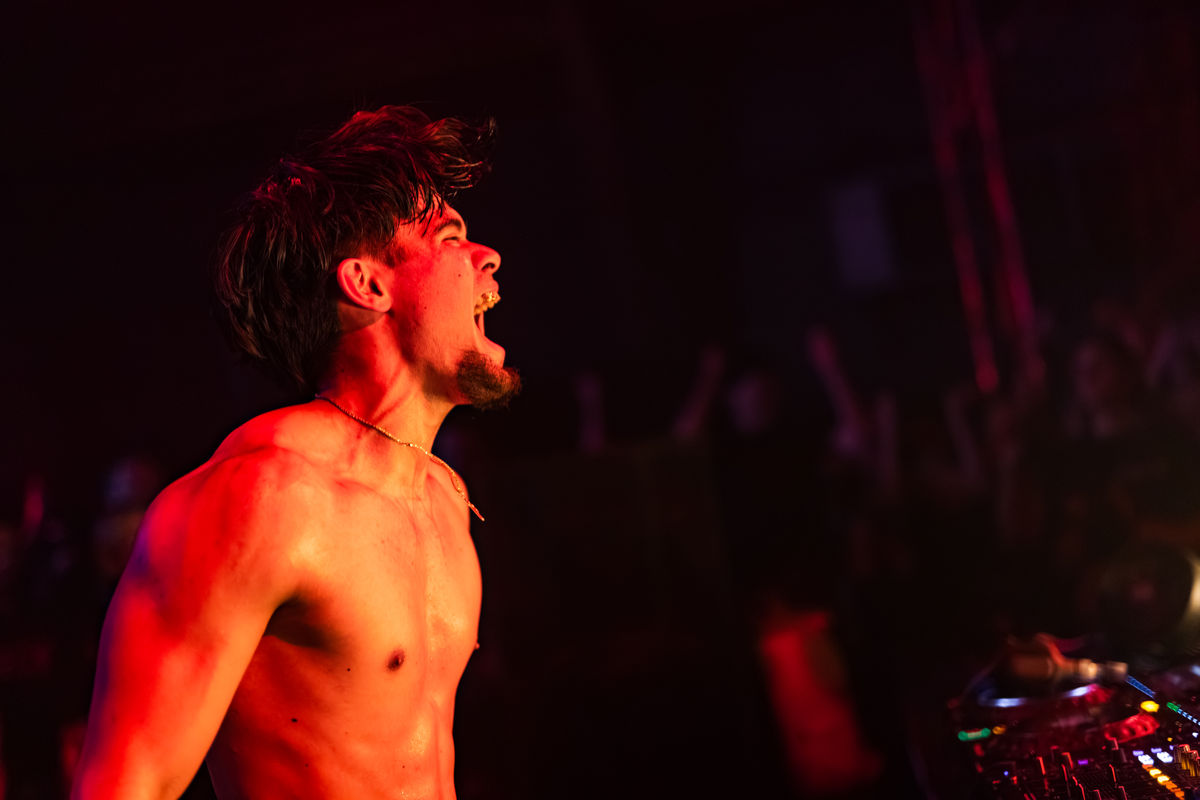 Loading... just a sec